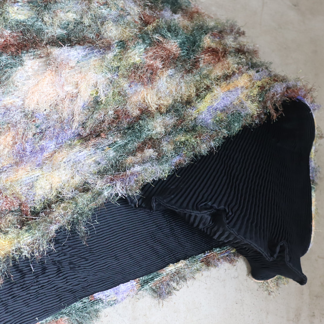＜EXCLUSIVE＞JULIA HEUER  KNOX PLEATED FURRY DRESS IN AMBER INGRID