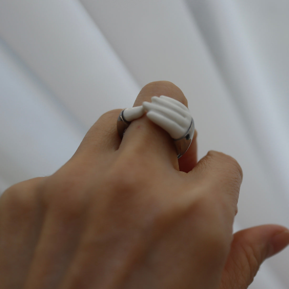 ANDRESGALLARDO  HAND GRAB RING