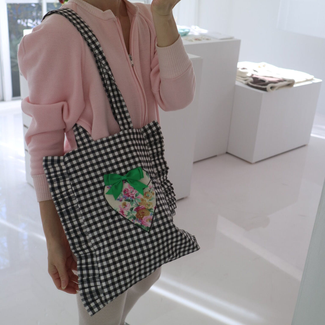 THE MAGPIE AND THE WARDROBE  BLACK GINGHAM TOTE
